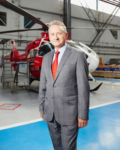The Airbus helicopter maintenance factory is in the Romanian city of Ghimbav close to Brasov.Since 1972 Airbuses collaborates with IAR Company for the manufacturing of helicopters Alouette III and Puma then for the maintenance of these aircrafts. In 2018 Airbuses Helicopters Industries will make H215 helicopters. These last two years 15 million euros were invested in the factory and by the beginning of the assembly line; it will be 52 million which will be invested. The objective of production is 15 copters H215 a year. Since Mr Serge Durand the new director arrived in 2015, the company set up in a policy of serious human resource for landing in the natural phase of retirement of a big part of the employees. Today Airbus in Romania it is 200 employees and before two years 500 to distribute on the maintenance of the fleet and the manufacturing of new. And the newcomers often work in binomials with former technicians to learn threads.To prevent the lack of qualified and specialized workers in the next years which come, Airbus Helicopters sponsored two programs for technicians in aeronautical, aero-electric and cell of aircraft in the secondary school for vocational training of Brasov.This year it is 87 students who follow this program and shall obtain technicians' diploma.L’usine de maintenance d’hélicoptère d’Airbus est en Roumaine, dans le village de Ghimbav près de Brasov.Depuis 1972 Airbus collabore avec IAR pour la fabrication d’hélicoptères Alouette III and Puma puis pour la maintenance de ces aéronefs.En 2018 Airbus Helicopters Industries fabriquera  les hélicoptères H215. Ces deux dernières années 15 millions d’euros ont été investi dans l’usine et d’ici la mise en route de la chaîne de montage, ce sera 52 millions qui seront investis.L’objectif de production est de 15 hélicos H215 par an. Depuis l’arrive du nouveau directeur M. Serge Durand en 2015, la société a mis en place en une politique de ressource humaine s